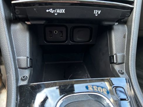 Used 2022 Buick Encore Preferred w/ Safety Package AWD/4WD image 32