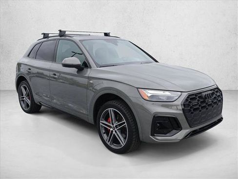 Used 2024 Audi Q5 e Premium Plus AWD/4WD image 3