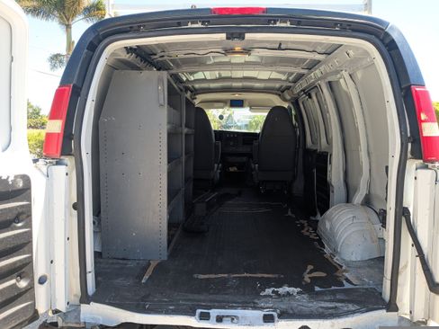 Used 2014 Chevrolet Express 1500 RWD image 12