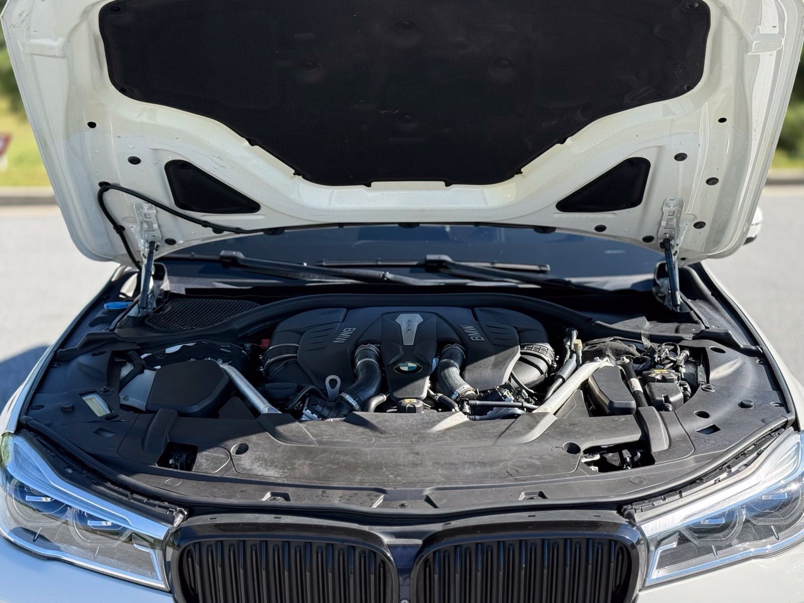 Used 2018 BMW 750i RWD image 49