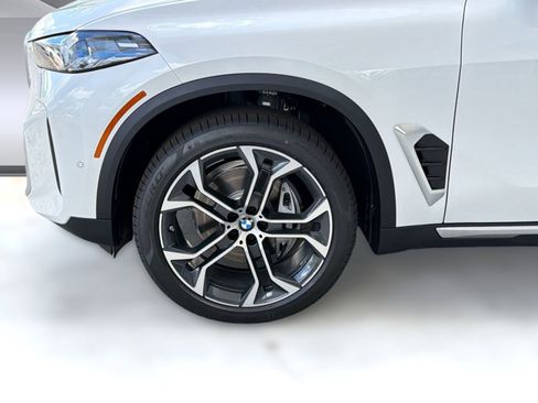 New 2026 BMW X5 xDrive40i w/ Executive Package AWD/4WD image 12