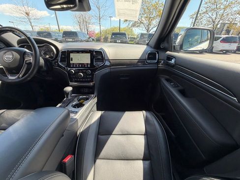 Used 2019 Jeep Grand Cherokee Overland image 20