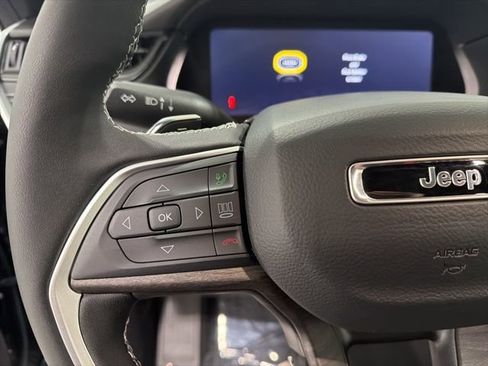 New 2026 Jeep Grand Cherokee Altitude image 12