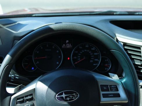 Used 2013 Subaru Outback 2.5i image 9