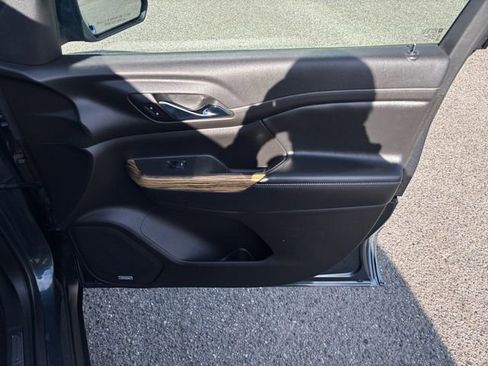 Used 2019 GMC Acadia Denali w/ GMC Pro Grade Package image 17