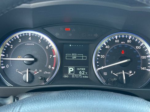 Used 2015 Toyota Highlander Plus FWD image 18