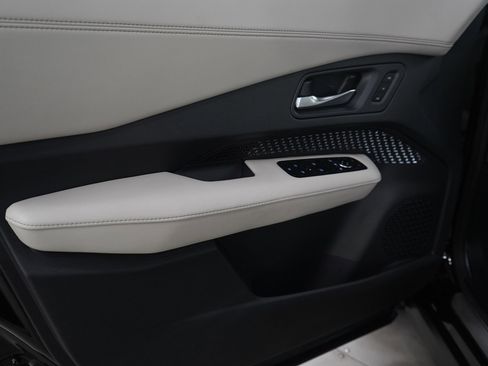 Used 2023 Nissan Ariya AWD image 21