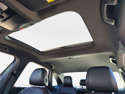 Used 2023 Volkswagen Jetta GLI Autobahn image 34