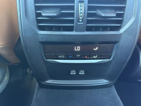 Used 2021 BMW 330i Sedan w/ Premium Package image 14