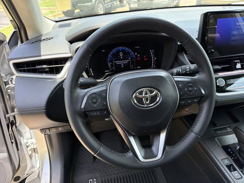 Used 2026 Toyota Corolla Cross LE FWD image 23