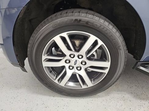 Used 2022 Ford Expedition XLT AWD/4WD image 9