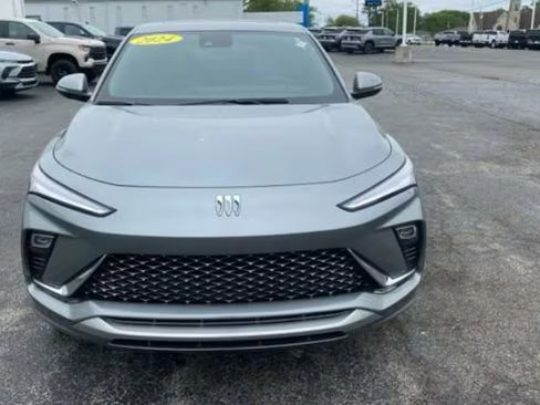 Used 2025 Buick Envista Avenir FWD image 2