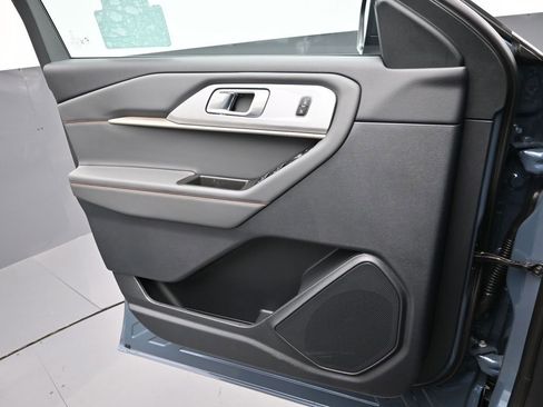 New 2026 Ford Explorer Active w/ Active Comfort Package image 16