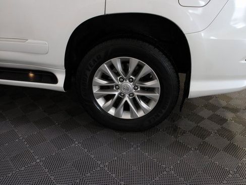Used 2014 Lexus GX 460 image 10