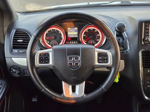 Used 2019 Dodge Grand Caravan GT FWD image 26