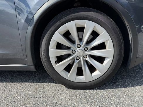 Used 2018 Tesla Model X 75D AWD/4WD image 7