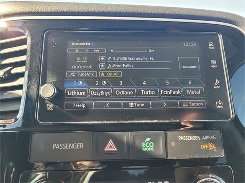 Used 2018 Mitsubishi Outlander SEL image 23