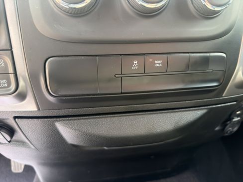 Used 2024 RAM 1500 Classic SLT AWD/4WD image 17