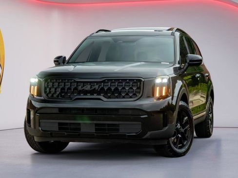 Used 2025 Kia Telluride AWD image 1