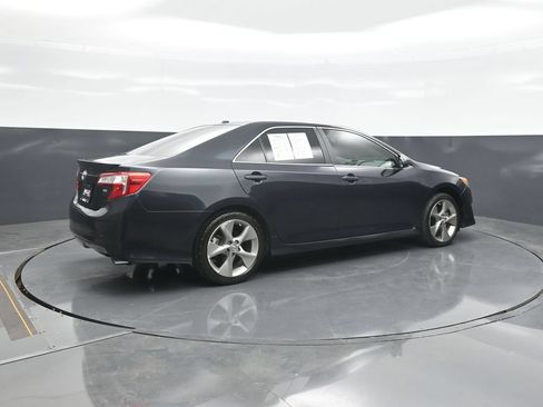 Used 2012 Toyota Camry SE FWD image 7