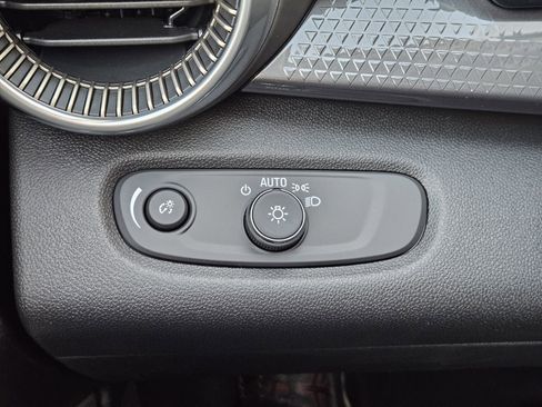 New 2026 Chevrolet Trax ACTIV w/ Sunroof Package image 24