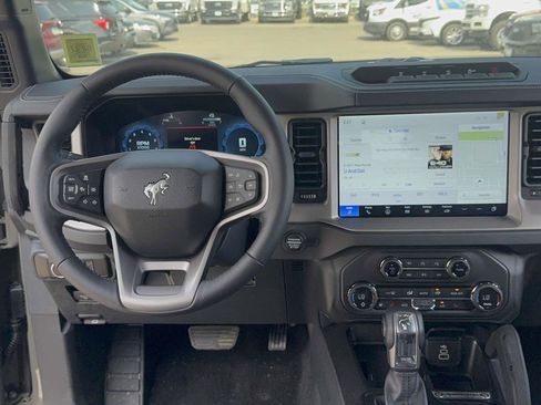 New 2026 Ford Bronco Outer Banks w/ Sasquatch Package AWD/4WD image 13