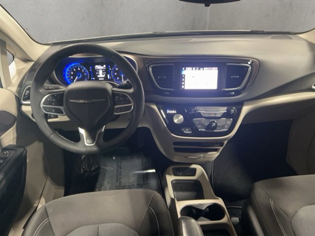 Used 2023 Chrysler Voyager LX FWD image 2