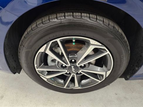 Used 2023 Kia Forte LXS FWD image 9