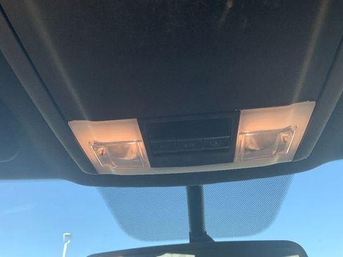 Used 2018 Ford Explorer XLT w/ Equipment Group 202A image 21