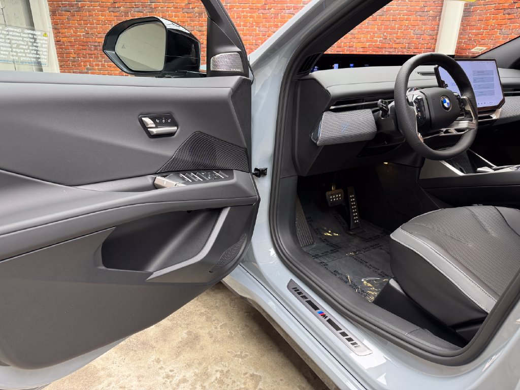 New 2027 BMW iX3 50 xDrive AWD/4WD image 9