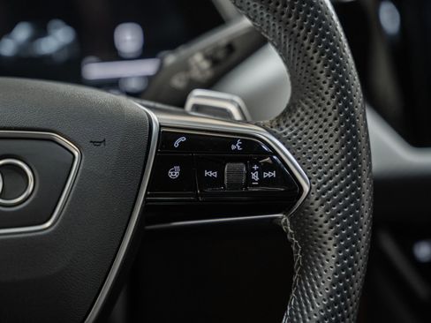 Used 2023 Audi RS e-tron GT w/ Carbon Performance Package image 33