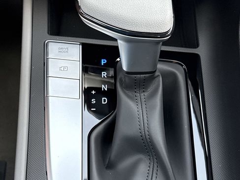 New 2026 Hyundai Elantra SE FWD image 25