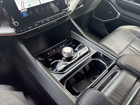 Used 2023 Jeep Wagoneer Series III w/ Preferred Equipment Group image 24