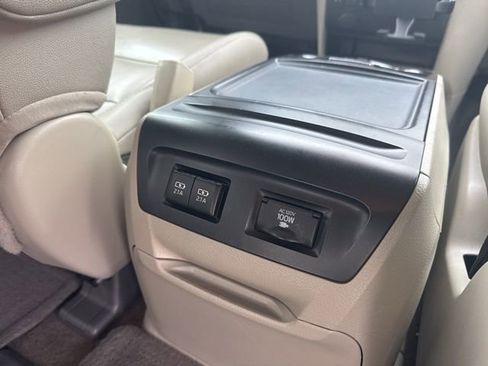 Used 2018 Toyota Sienna XLE w/ XLE Navigation Package image 20