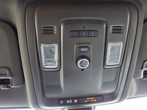 Used 2021 GMC Yukon XL SLT AWD/4WD image 22