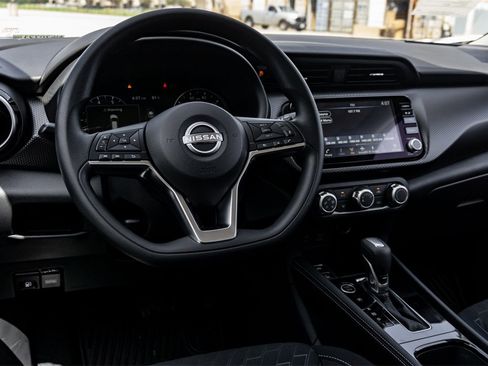 New 2024 Nissan Kicks SV w/ Exterior Package image 23