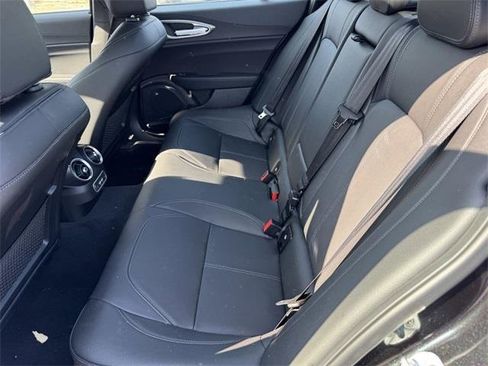 New 2025 Alfa Romeo Giulia Base image 10