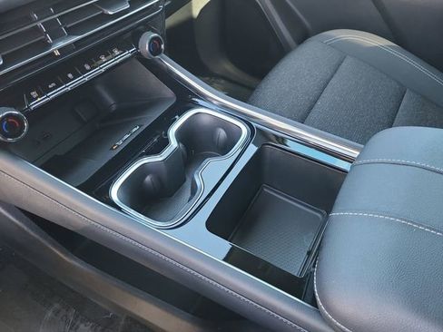 Used 2025 Chevrolet Traverse LT image 34