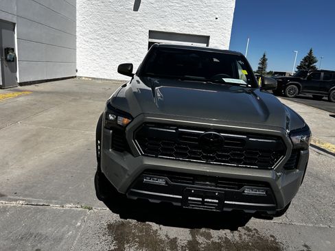 Used 2026 Toyota Tacoma TRD Off-Road AWD/4WD image 8