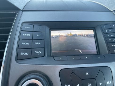 Used 2016 Ford Taurus SEL image 33