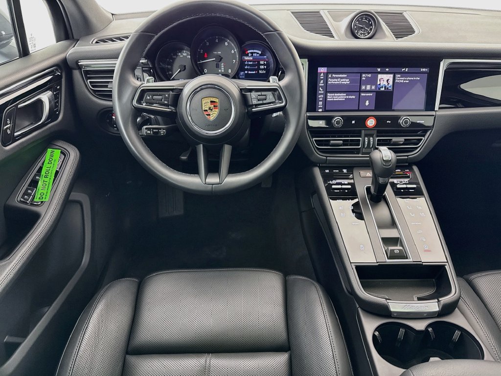 Certified 2025 Porsche Macan AWD/4WD image 25