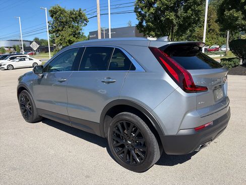 Used 2023 Cadillac XT4 Luxury w/ Cold Weather Package AWD/4WD image 2