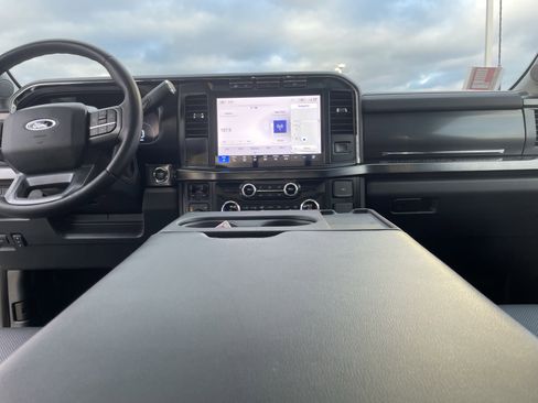 Used 2024 Ford F350 Lariat w/ Camper Package image 14