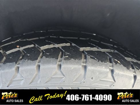 Used 2018 Nissan Pathfinder SV image 13