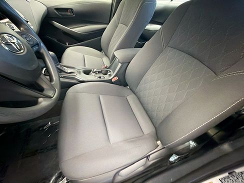 Used 2024 Toyota Corolla LE w/ LE Convenience Package FWD image 11