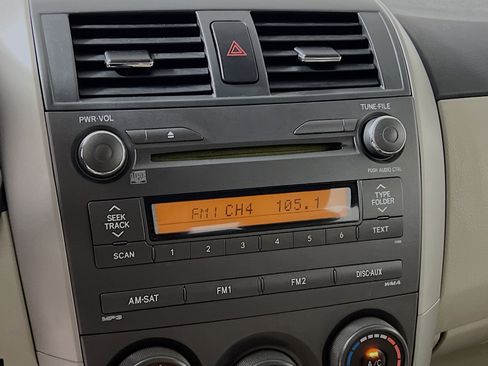 Used 2011 Toyota Corolla LE image 25