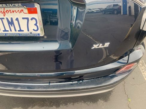 Used 2018 Toyota RAV4 XLE w/ Carpet Mat Package FWD image 8