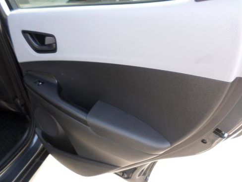 Used 2020 Hyundai Kona SE w/ Cargo Package image 39