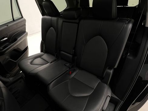 Used 2024 Toyota Grand Highlander AWD image 26