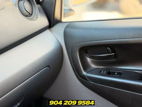 Used 2014 Nissan NV200 SV w/ Exterior Appearance Package FWD image 18